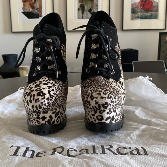 Alaia Suede Platform Booties - Picture 2 of 6